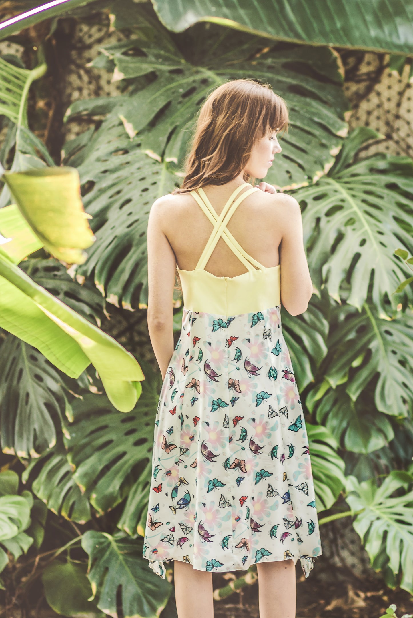 Vestido con escote pico amarillo, Vestido midi bohemio estampado, Vestido de tirantes bicolor, Vestido espalda cruzada